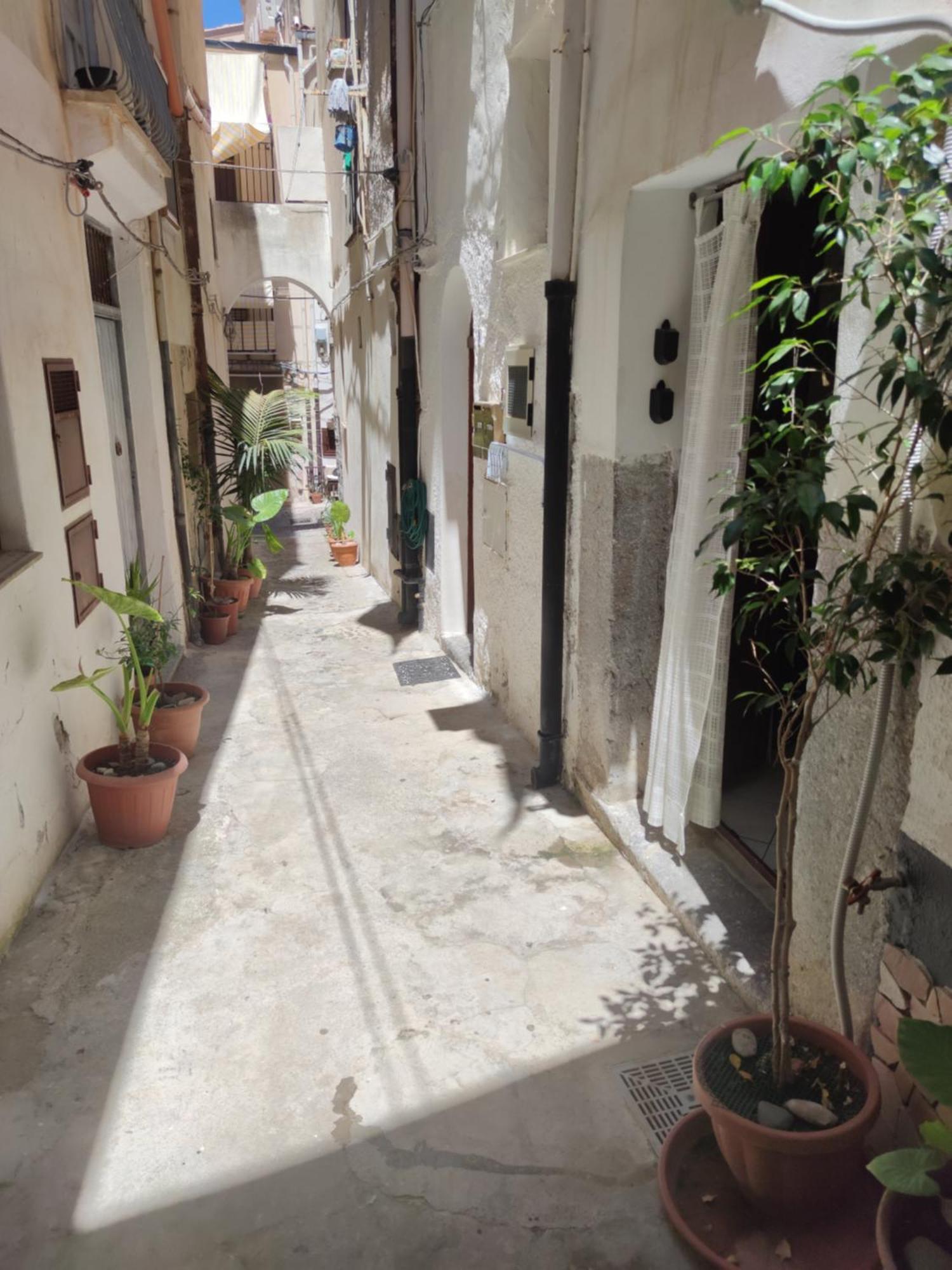 Cortile Maggiore Home เชฟาลู ภายนอก รูปภาพ