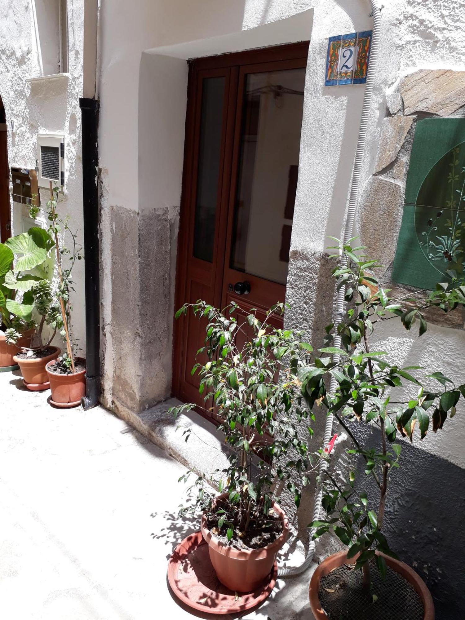 Cortile Maggiore Home เชฟาลู ภายนอก รูปภาพ